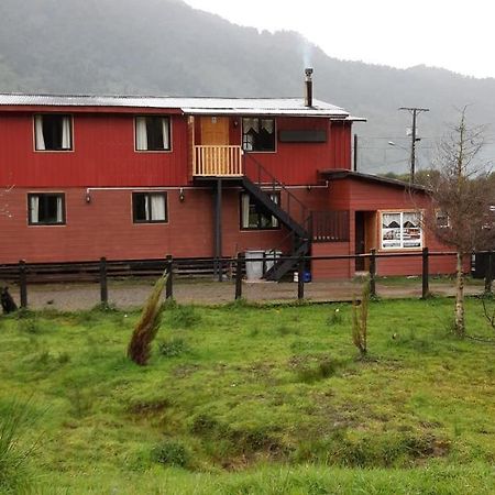Cabanas Robinson Puerto Puyuguapi Exterior foto